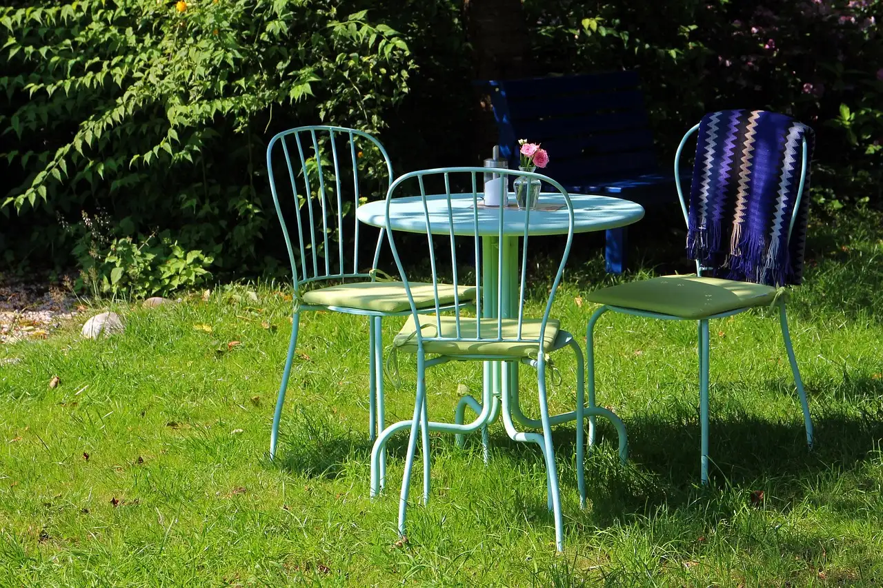 Sitzmöbel für draußen: wetterfest, stylish, bequem