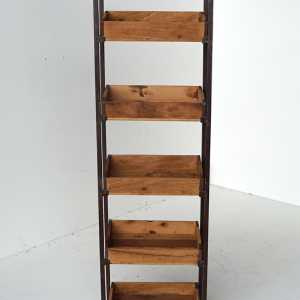 Eisenregal mit 5 abnehmbaren Holztabletts