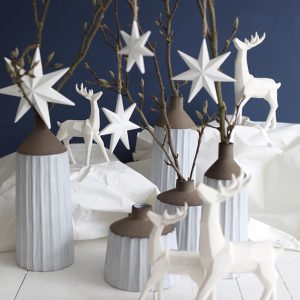 Skulptur "Hirsch" Rentier weiß Poly Weihnachtsdeko Modern