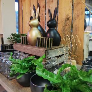 Keramik Hase stehend schwarz matt