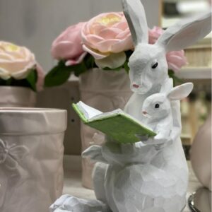 Hasenmutter mit kleinen Hasen Buch