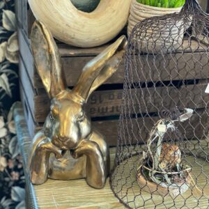 Hasenbüste „Cool Rabbit“ mit aufgestützten Armen Gold